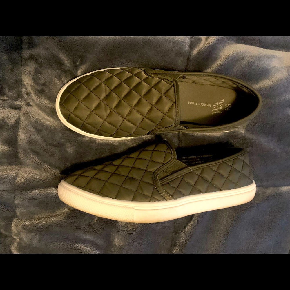 Time and Tru women’s sneakers